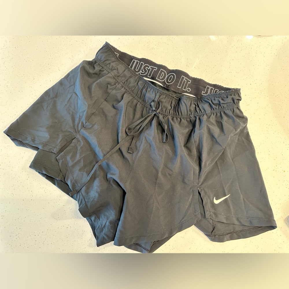 Nike Flex Essential 2-in-1 Women's Training/Running Shorts in Black